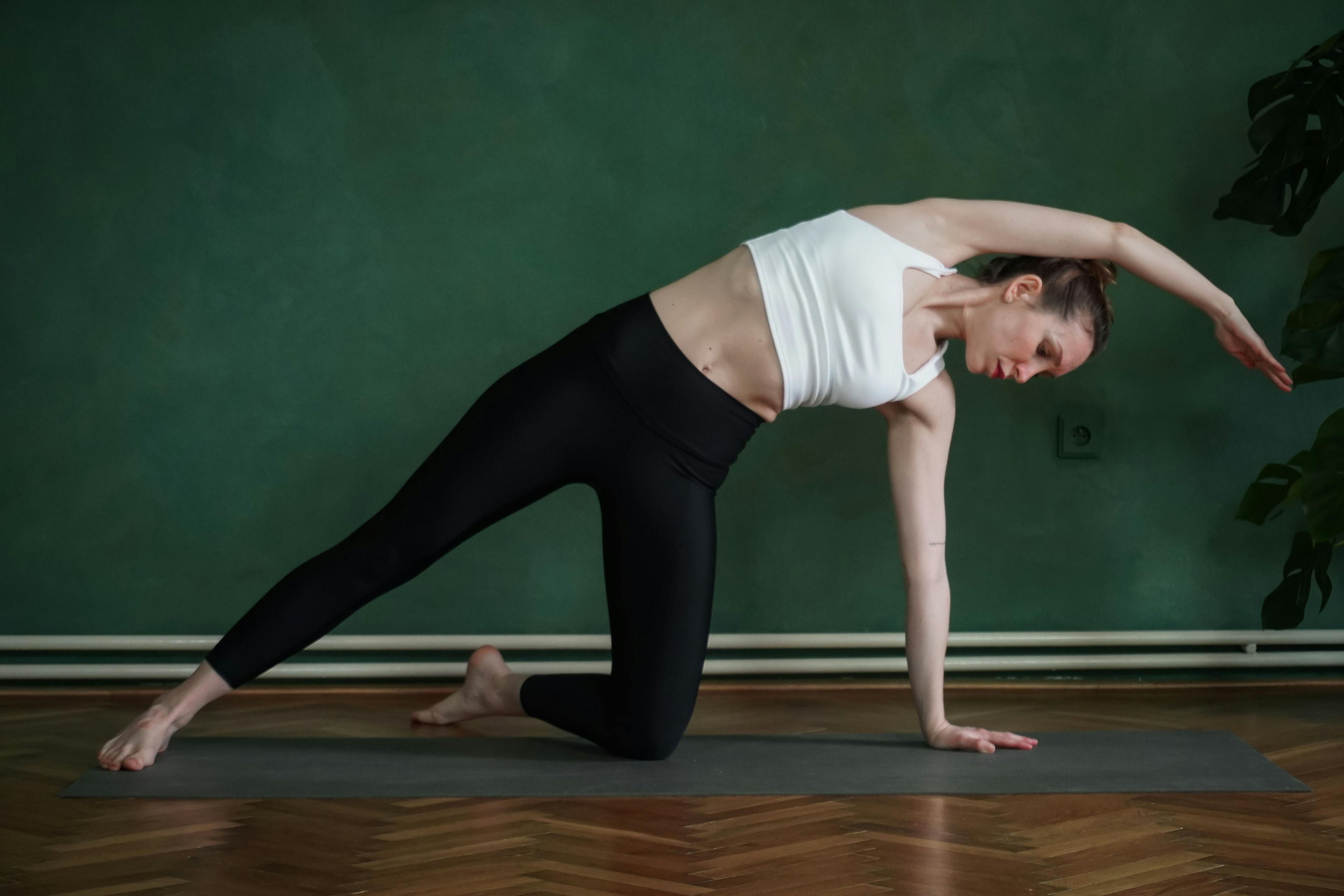 Magdaléna Štarhová - DO YOGA - Short & Sweet Yoga